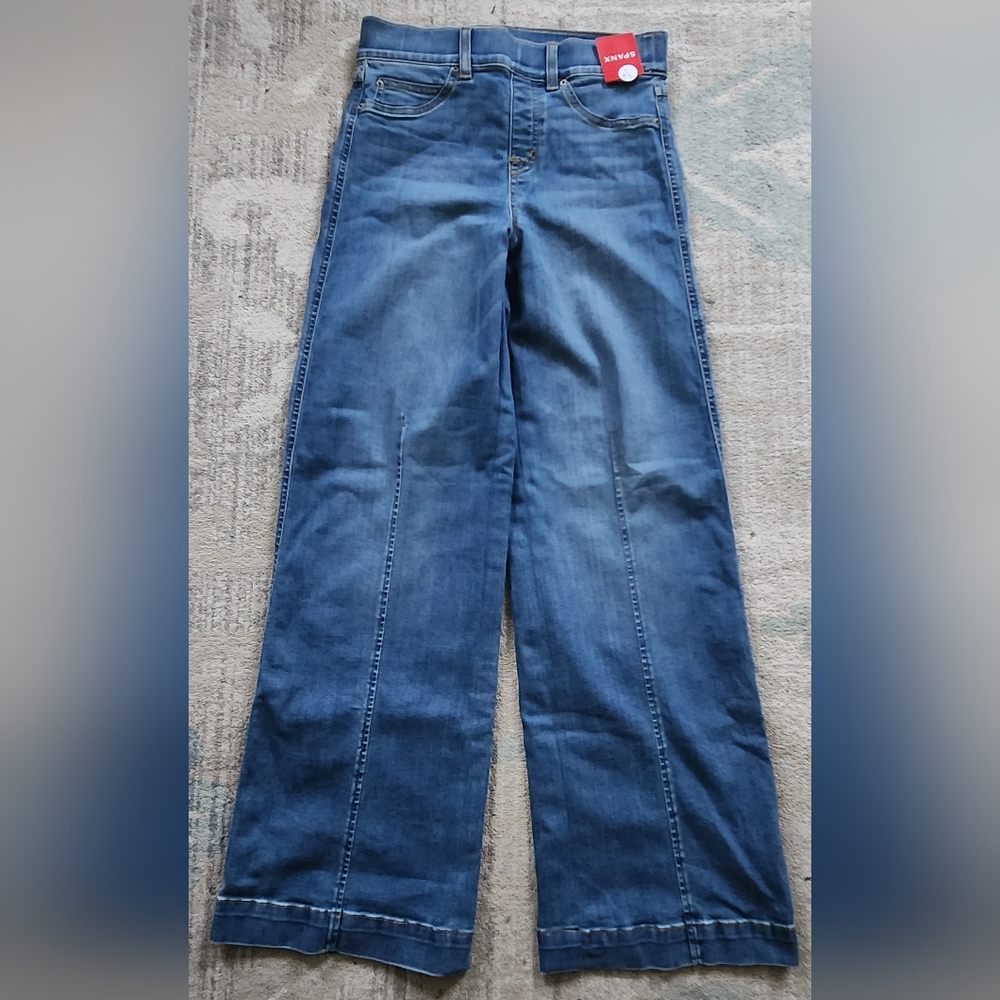 Spanx Seamed Front Wide Legged Jeans. Size Small Petite. NWT